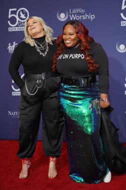 15 Ekim 2019 'da Nashville, Tennessee' deki Linbscome Üniversitesi 'nde verilen 50. GMA Dove Ödülleri sırasında kırmızı halı. 