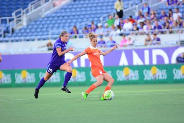 Orlando Pride sunucusu Houston Dash 23 Haziran 2016 'da Orlando Florida' daki Dünya Kampı Stadyumu 'nda..