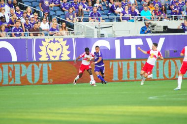Orlando City SC, 6 Mayıs 2016 'da Orlando Florida' daki Dünya Kampı Stadyumu 'nda New York Red Bulls' a ev sahipliği yaptı.. 