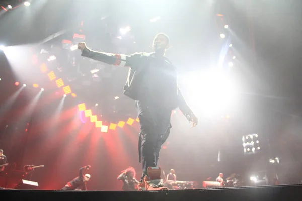 Singer Usher Apresenta Amway Center Orlando Florida Dezembro 2014 — Fotografia de Stock