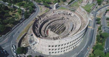 İtalya 'nın Roma' daki ünlü mezarının havadan görünüşü.. 