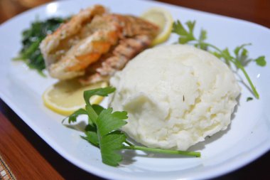 Güzel bir tabak lezzetli Karayip yemeği..