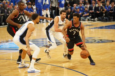 Orlando Magic 21 Nisan 2019 tarihinde Orlando Florida 'daki Amway Arena' da düzenlenen NBA Playoff 1 'de Toronto Rapçileri' ne ev sahipliği yapıyor..