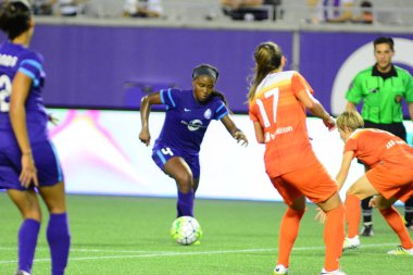 Orlando Pride sunucusu Houston Dash 23 Haziran 2016 'da Orlando Florida' daki Dünya Kampı Stadyumu 'nda..