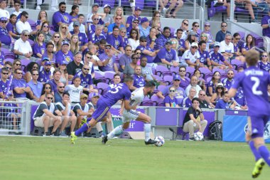 Orlando City 15 Nisan 2017 'de Florida, Orlando' daki Citrus Bowl 'da Los Angeles Galaksisine ev sahipliği yaptı..