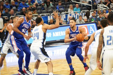 Orlando Magic 13 Ekim 2019 'da Florida, Orlando' daki Amway Center 'da Philadelphia 76ers' a ev sahipliği yaptı..