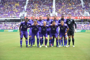 Orlando City 15 Nisan 2017 'de Florida, Orlando' daki Citrus Bowl 'da Los Angeles Galaksisine ev sahipliği yaptı..  