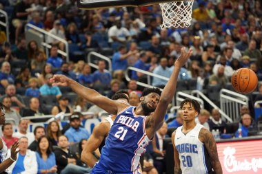 Orlando Magic 13 Ekim 2019 'da Florida, Orlando' daki Amway Center 'da Philadelphia 76ers' a ev sahipliği yaptı..