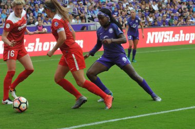 Orlando Pride 22 Nisan 2017 'de Orlando City Stadyumu' nda Washington Spirit 'e ev sahipliği yaptı..  