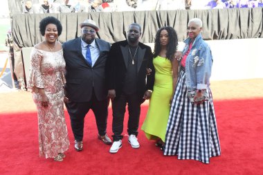 Kırmızı Halı Fotoğrafları 29 Mart 2019 Cumartesi günü Las Vegas 'taki Orleans Resort' ta düzenlenen 34. Yıldız Ödülleri sırasında çekildi.