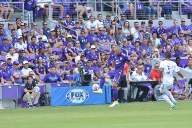 Orlando City 15 Nisan 2017 'de Florida, Orlando' daki Citrus Bowl 'da Los Angeles Galaksisine ev sahipliği yaptı.. 