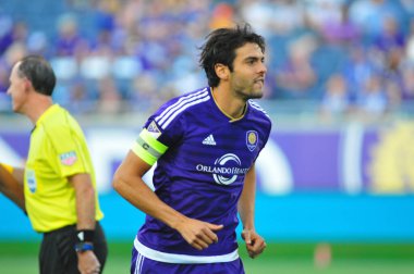 Orlando City SC, 6 Mayıs 2016 'da Orlando Florida' daki Dünya Kampı Stadyumu 'nda New York Red Bulls' a ev sahipliği yaptı..  