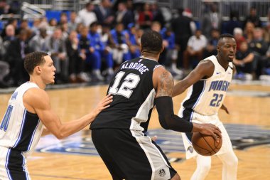 Orlando Magic, 19 Aralık 2018 tarihinde Orlando Florida 'daki Amway Center' da San Antonio Spurs 'a ev sahipliği yapmaktadır.. 