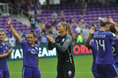 Orlando Pride 22 Nisan 2017 'de Orlando City Stadyumu' nda Washington Spirit 'e ev sahipliği yaptı..  