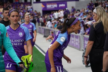 Orlando Pride 14 Nisan 2019 'da Orlando City Stadyumu' nda Portand Thorns 'a ev sahipliği yapıyor. 