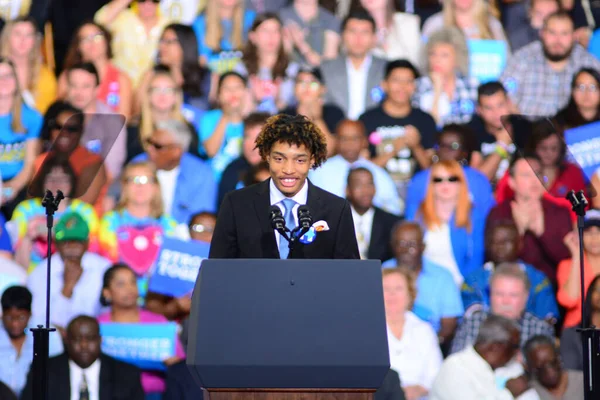 Prezident Barack Obama Hostit Kampaň Rally Prezidentské Kandidátky Hillary Clinton — Stock fotografie