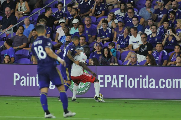 Orlando City 27 Eylül 2017 'de Orlando City Stadyumu' nda New England Devrimi 'ne ev sahipliği yaptı..  