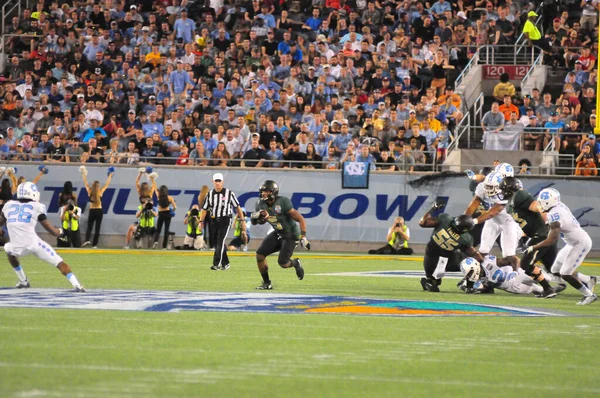 Kuzey Carolina 29 Aralık 2015 tarihinde Orlando Florida 'daki Kamp Dünya Stadyumu' nda oynanan Russell Atletizm Kupası 'nda Baylor ile karşılaşacak..