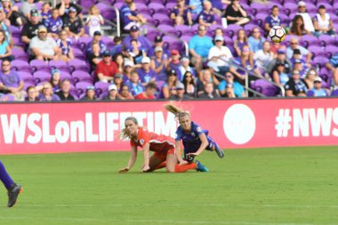 Orlando Pride, 22 Nisan 2018 'de Florida, Orlando' daki Exploria Stadyumu 'nda Houston Dash' e ev sahipliği yaptı..  