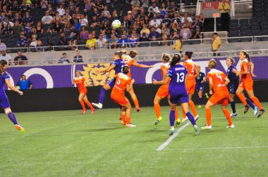 Orlando Pride sunucusu Houston Dash 23 Haziran 2016 'da Orlando Florida' daki Dünya Kampı Stadyumu 'nda..