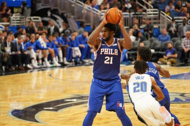 Orlando Magic 13 Ekim 2019 'da Florida, Orlando' daki Amway Center 'da Philadelphia 76ers' a ev sahipliği yaptı..