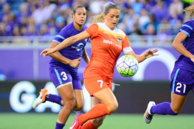 Orlando Pride sunucusu Houston Dash 23 Haziran 2016 'da Orlando Florida' daki Dünya Kampı Stadyumu 'nda..