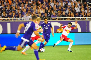 Orlando City SC, 6 Mayıs 2016 'da Orlando Florida' daki Dünya Kampı Stadyumu 'nda New York Red Bulls' a ev sahipliği yaptı..
