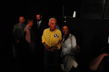 Şarkıcı Jon Bon Jovi, 5 Kasım 2016 'da St. Petersburg Florida' da Devlet Street Theater in Support of HIllary Clinton 'ın Başkan İhalesi' nde sahne alıyor.