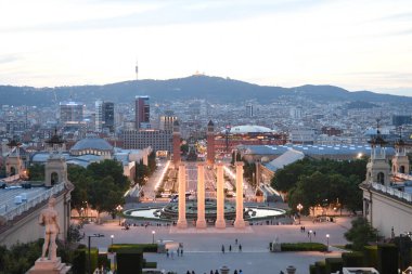 Akşamları şehir ışıklarına bak, şehir manzarası