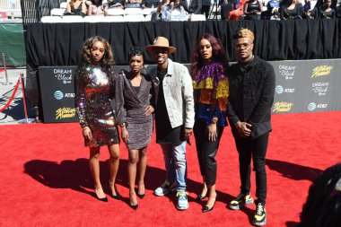 Kırmızı Halı Fotoğrafları 29 Mart 2019 Cumartesi günü Las Vegas 'taki Orleans Resort' ta düzenlenen 34. Yıldız Ödülleri sırasında çekildi.