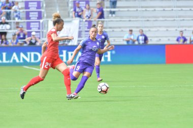 Orlando Pride 22 Nisan 2017 'de Orlando City Stadyumu' nda Washington Spirit 'e ev sahipliği yaptı..  