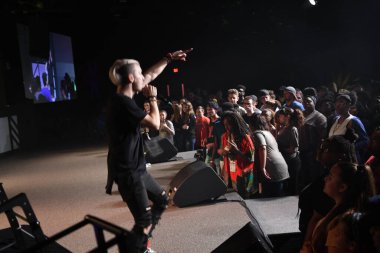 Crossover Kilisesi, 6 Ekim 2018 'de Tampa Florida' daki Crossover Kilisesi 'nde iki yıllık lezzet festivaline ev sahipliği yapıyor..