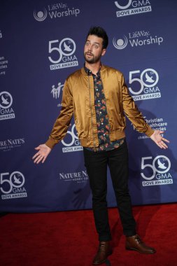 15 Ekim 2019 'da Nashville, Tennessee' deki Linbscome Üniversitesi 'nde verilen 50. GMA Dove Ödülleri sırasında kırmızı halı. 