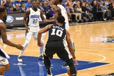 Orlando Magic, 19 Aralık 2018 tarihinde Orlando Florida 'daki Amway Center' da San Antonio Spurs 'a ev sahipliği yapmaktadır.. 
