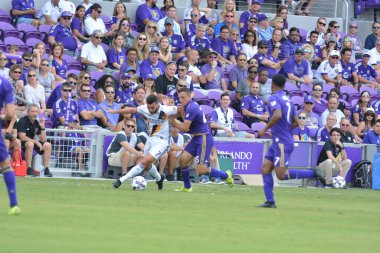 Orlando City 15 Nisan 2017 'de Florida, Orlando' daki Citrus Bowl 'da Los Angeles Galaksisine ev sahipliği yaptı..