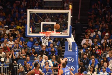 Orlando Magic 17 Ekim 2018 'de Orlando Florida' daki Amway Center 'da Miami Heat' i sunar..