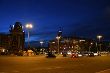 Akşamları şehir ışıklarına bak, şehir manzarası