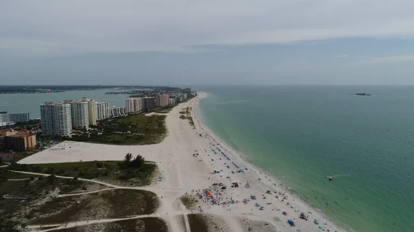 Bella Vista Aerea Della Costa Con Una Spiaggia Cittadina — Foto Stock