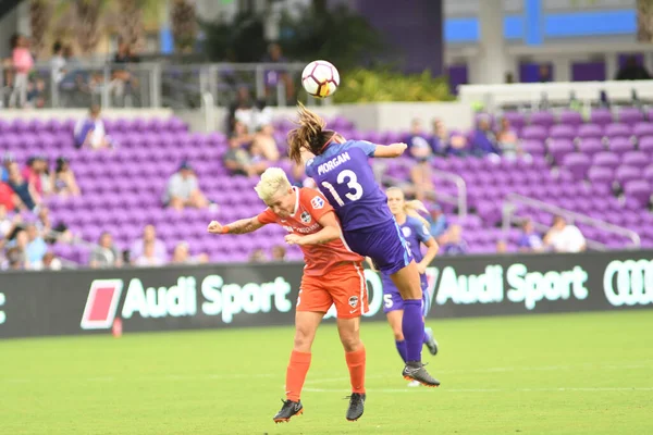 Orlando Pride, 22 Nisan 2018 'de Florida, Orlando' daki Exploria Stadyumu 'nda Houston Dash' e ev sahipliği yaptı..  