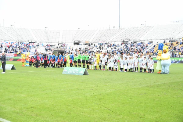 13 Ocak 2018 'de Orlando Florida' daki Spektrum Stadyumu 'nda düzenlenen Florida Kupası' nda Korucular Corinthianlara karşı..