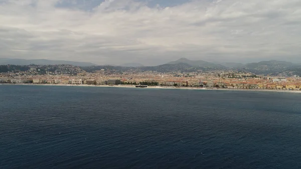 Prachtig Uitzicht Vanuit Lucht Kustlijn Met Een Stadsstrand — Stockfoto