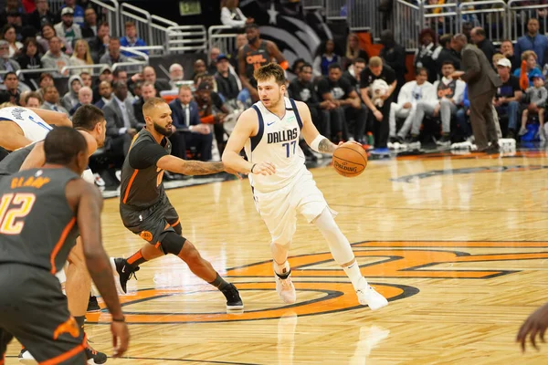 Orlando Magic, 21 Şubat 2020 Cuma günü Orlando Florida 'daki Amway Center' da Dallas Mavericks 'e ev sahipliği yapıyor..  