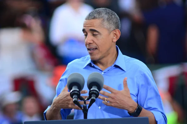 Prezydent Barack Obama Przemawia Wiecu Kampanii Stadionie Osceola Heritage Park — Zdjęcie stockowe