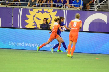 Orlando Pride sunucusu Houston Dash 23 Haziran 2016 'da Orlando Florida' daki Dünya Kampı Stadyumu 'nda..