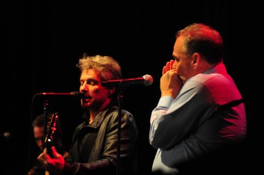 Şarkıcı Jon Bon Jovi, 5 Kasım 2016 'da St. Petersburg Florida' da Devlet Street Theater in Support of HIllary Clinton 'ın Başkan İhalesi' nde sahne alıyor.