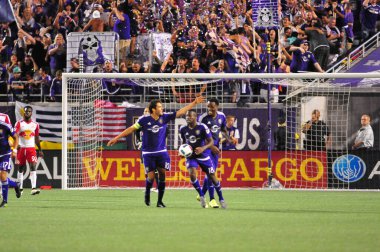 Orlando City SC, 6 Mayıs 2016 'da Orlando Florida' daki Dünya Kampı Stadyumu 'nda New York Red Bulls' a ev sahipliği yaptı..