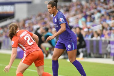 Orlando Pride, 22 Nisan 2018 'de Florida, Orlando' daki Exploria Stadyumu 'nda Houston Dash' e ev sahipliği yaptı..  