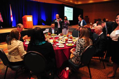 Florida Valisi Rick Scott 13 Ekim 2015 'te Orlando Florida' daki İnanç Sempozyumunda konuşma yapacak.. 