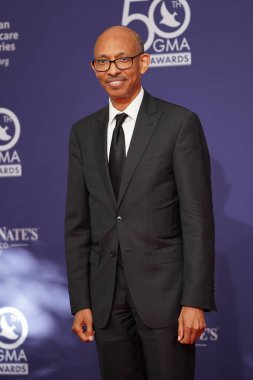 15 Ekim 2019 'da Nashville, Tennessee' deki Linbscome Üniversitesi 'nde verilen 50. GMA Dove Ödülleri sırasında kırmızı halı. 