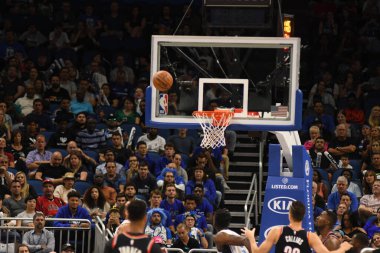 Orlando Magic 25 Ekim 2018 'de Orlando Florida' daki Amway Center 'da Portland Trail Blazers' ı sunar.. 